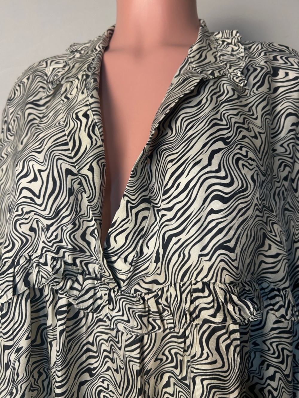Sandro Paris Women’s 100%Silk Zebra Print Shift Dress Layered Size 42 - Picture 8 of 15